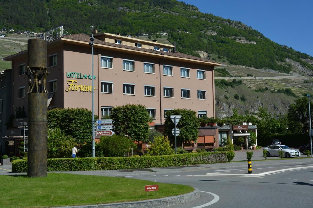 Hotel Forum Martigny Bagian luar foto