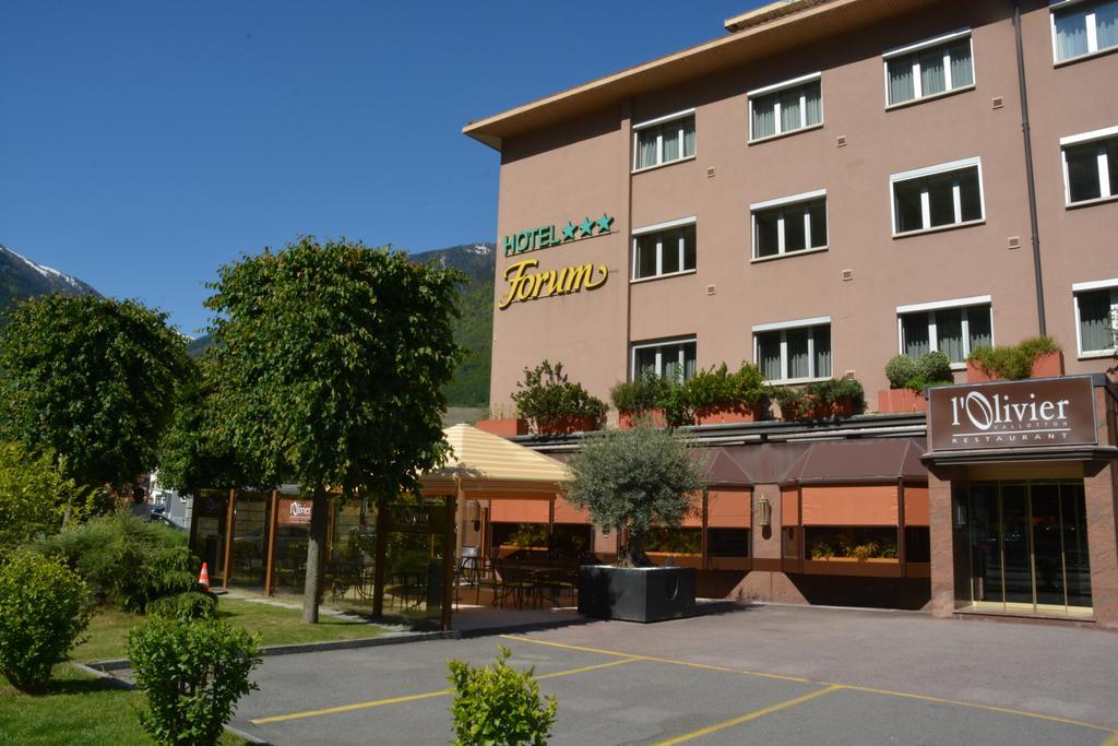 Hotel Forum Martigny Bagian luar foto