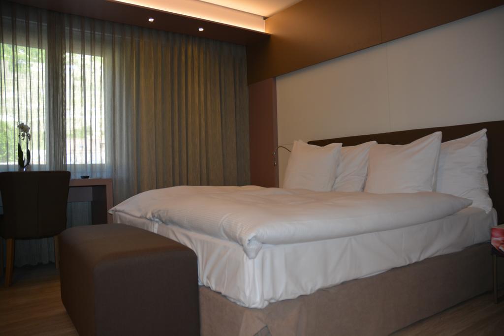 Hotel Forum Martigny Bagian luar foto
