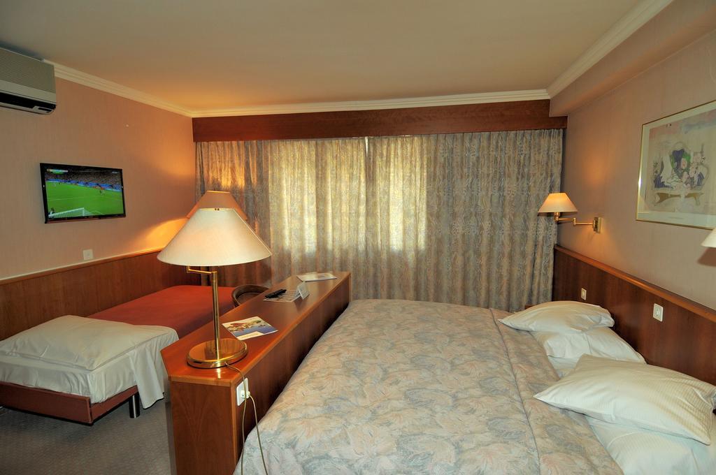 Hotel Forum Martigny Ruang foto